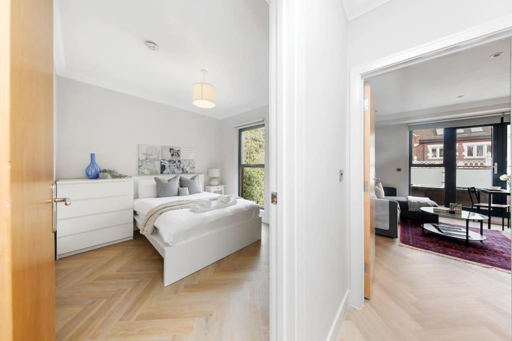 Pleasing 2Bed Flat 10Min To Wimbledon Tennis Court Londra Esterno foto