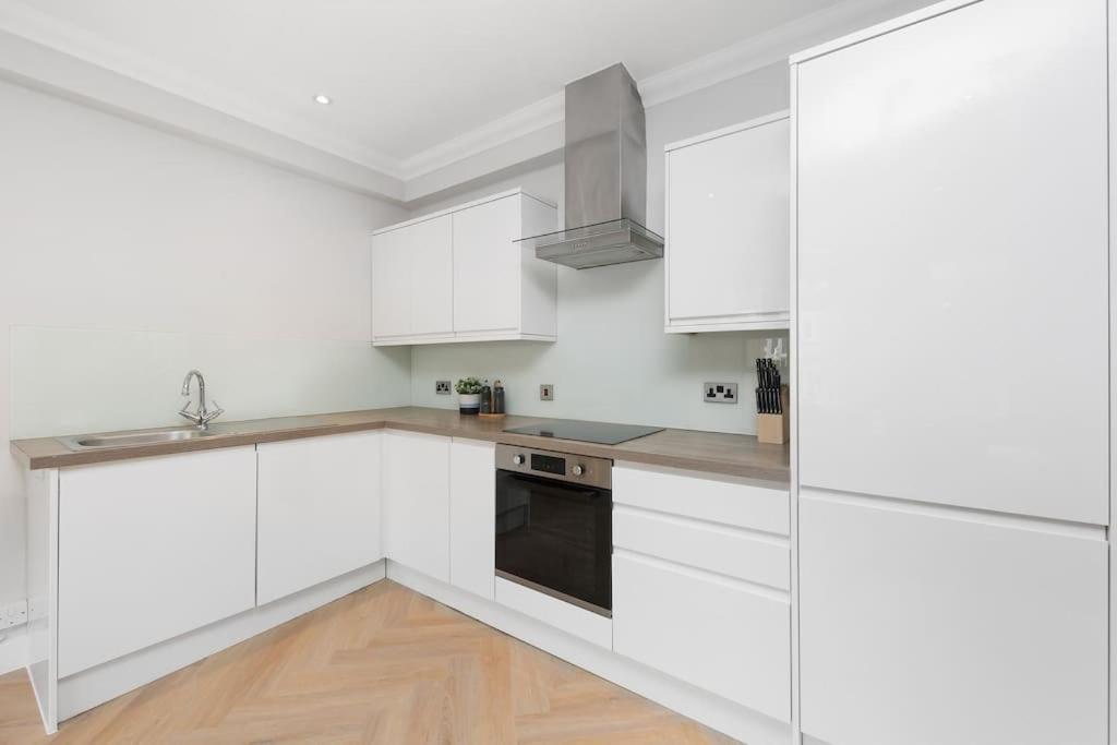 Pleasing 2Bed Flat 10Min To Wimbledon Tennis Court Londra Esterno foto