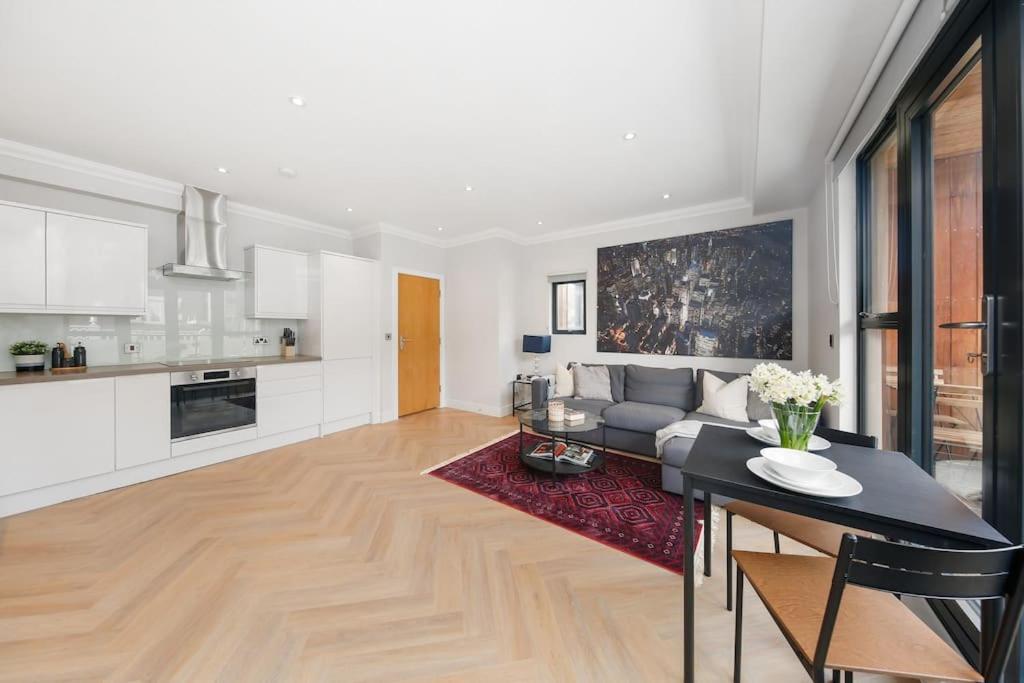 Pleasing 2Bed Flat 10Min To Wimbledon Tennis Court Londra Esterno foto